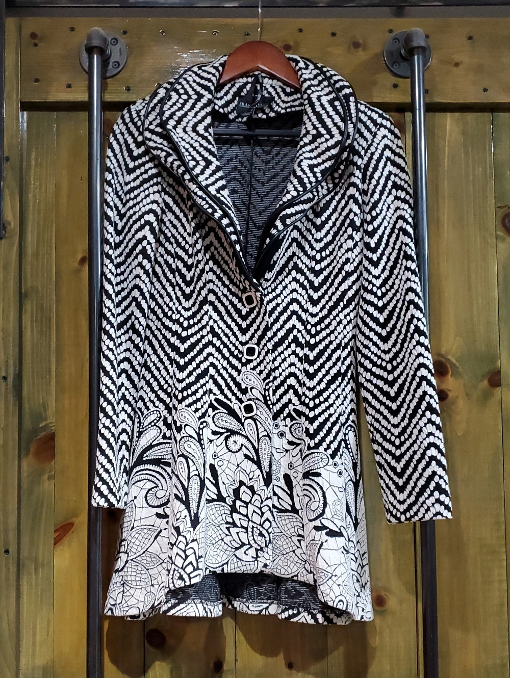 Black & White Patterned Shawl-Collar Knit Top Drama Statement Mobwife Classy